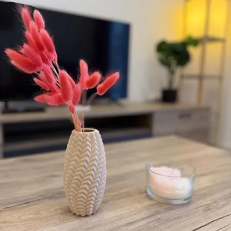 Bright And Calm 1br Near & Center