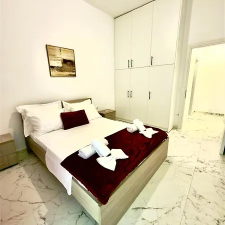 Bright And Calm 1br Near & Center דירה *