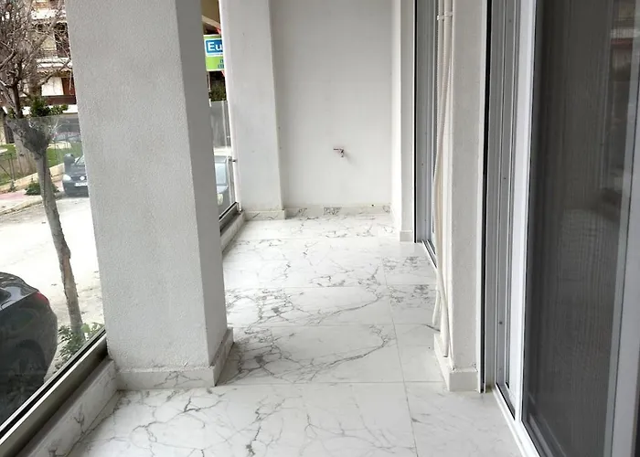 Bright And Calm 1br Near & Center דירה *